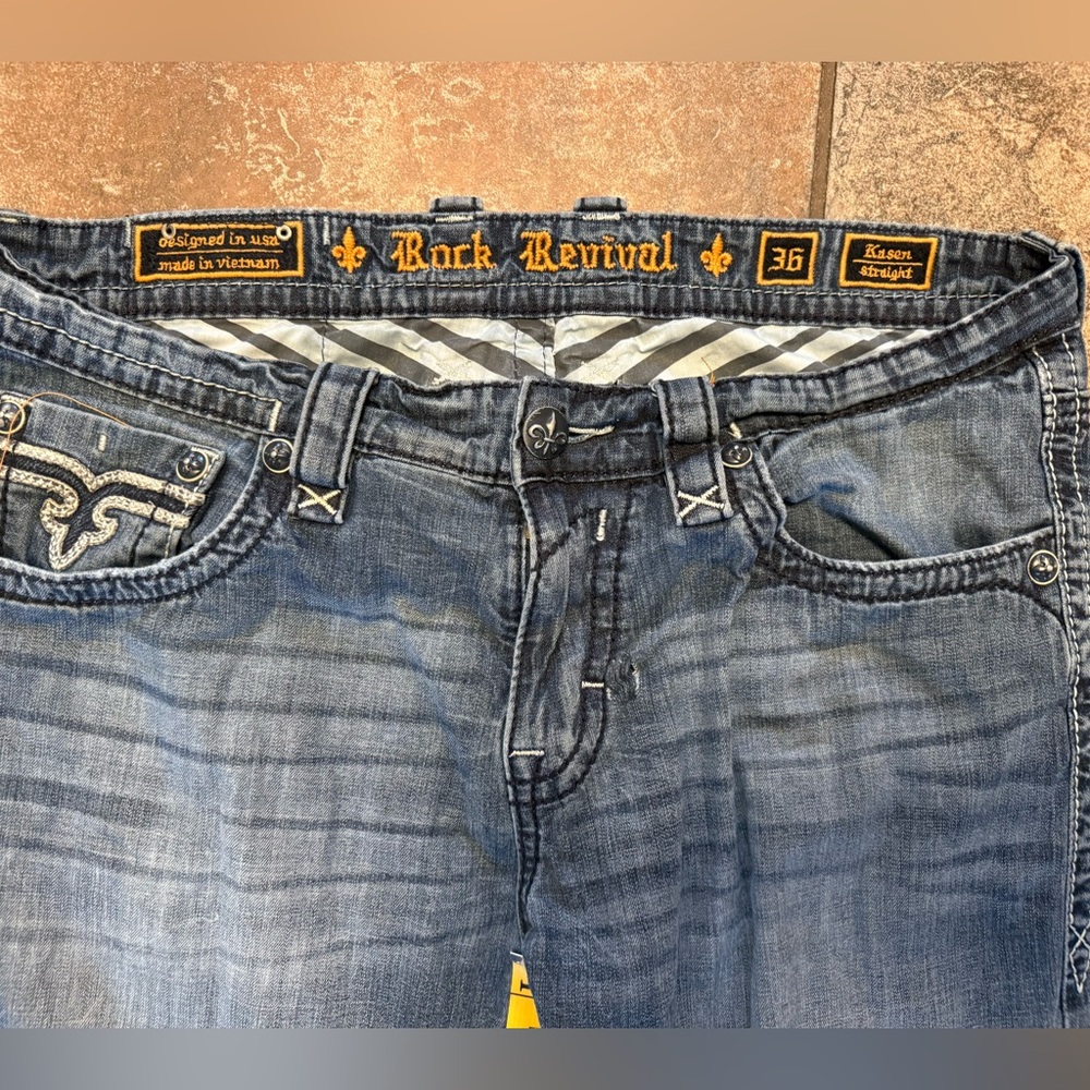 Rock Revival Light Blue Straight Jeans
Style: “Kasen” - Picture 4 of 4